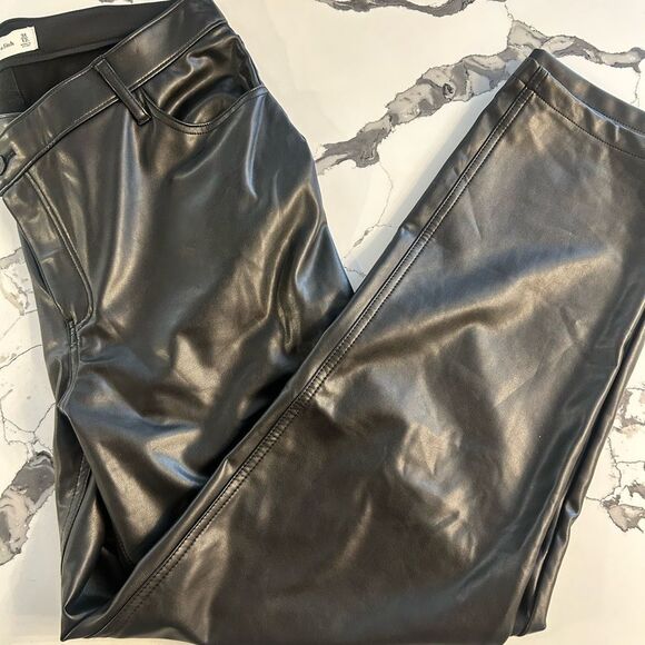 Abercrombie & Fitch Black Vegan Leather Straight Leg Pants NWOT 12L - Picture 1 of 3